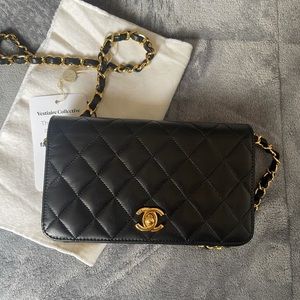 SOLD !!!! Chanel Flap